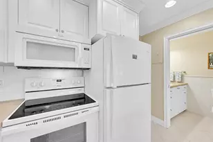 1110 N Riverside Dr, Pompano Beach, FL 33062 - Photo 31