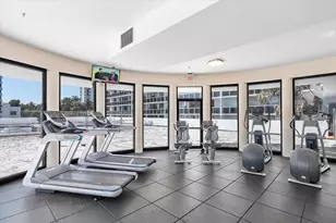 20505 E Country Club Dr, Aventura, FL 33180 - Photo 25