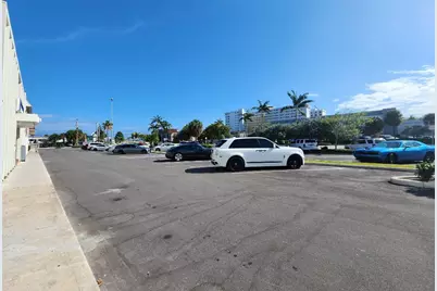 3075 E Commercial Boulevard, Fort Lauderdale, FL 33308 - Photo 3