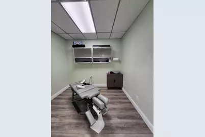 3075 E Commercial Boulevard, Fort Lauderdale, FL 33308 - Photo 17