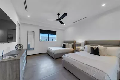 727 NE 17th Way, Fort Lauderdale, FL 33304 - Photo 9