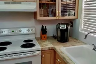 10466 Sunrise Lakes Blvd, Sunrise, FL 33322 - Photo 7