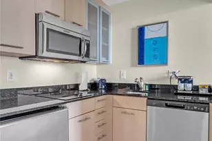 2670 E Sunrise Blvd, Fort Lauderdale, FL 33304 - Photo 17