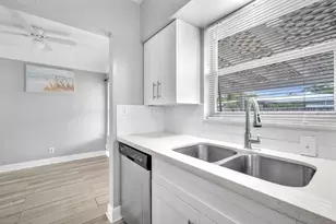 1925 NE 26th St, Fort Lauderdale, FL 33305 - Photo 17