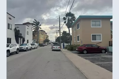 323 Monroe Street #2, Hollywood, FL 33019 - Photo 9