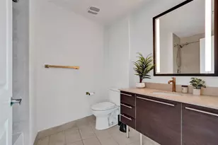 1900 N Bayshore Dr, Miami, FL 33132 - Photo 21