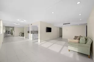 100 Golden Isles Dr, Hallandale Beach, FL 33009 - Photo 21