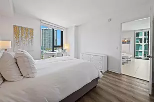 31 SE 6th St, Miami, FL 33131 - Photo 7