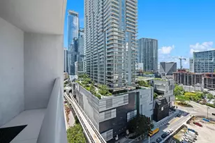 31 SE 6th St, Miami, FL 33131 - Photo 23