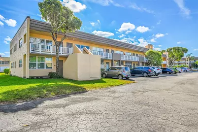 9101 Sunrise Lakes Boulevard #206, Sunrise, FL 33322 - Photo 5