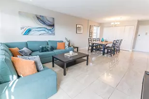 401 Golden Isles Dr, Hallandale Beach, FL 33009 - Photo 27