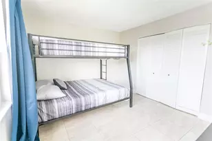 401 Golden Isles Dr, Hallandale Beach, FL 33009 - Photo 21