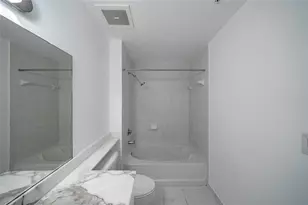 234 NE 3rd St, Miami, FL 33132 - Photo 15