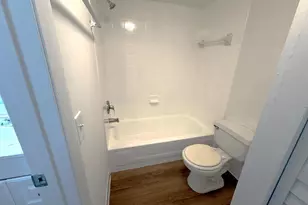 18860 NW 57th Ave, Hialeah, FL 33015 - Photo 11