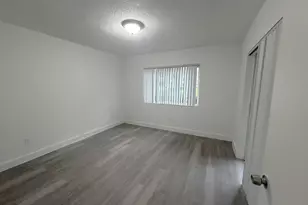 18860 NW 57th Ave, Hialeah, FL 33015 - Photo 13