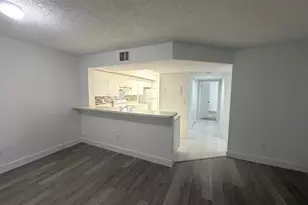 18860 NW 57th Ave, Hialeah, FL 33015 - Photo 7