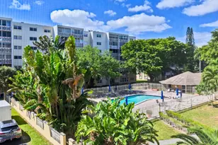 1001 NE 14th Ave, Hallandale Beach, FL 33009 - Photo 17