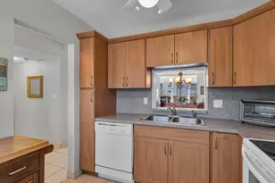 1001 NE 14th Ave, Hallandale Beach, FL 33009 - Photo 7