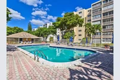 1001 NE 14th Avenue #303, Hallandale Beach, FL 33009 - Photo 1