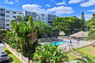 1001 NE 14th Ave, Hallandale Beach, FL 33009 - Photo 17