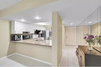 6109 Balboa Circle #305, Boca Raton, FL 33433 - Photo 3