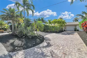 1616 SE 4th St, Deerfield Beach, FL 33441 - Photo 9