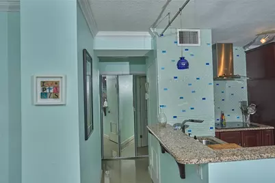 2555 NE 11th Street #703, Fort Lauderdale, FL 33304 - Photo 5