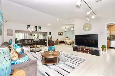 6307 Silk Oak Circle, Tamarac, FL 33319 - Photo 19