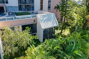 20329 W Country Club Dr, Miami, FL 33180 - Photo 3