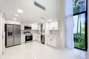 20329 W Country Club Dr, Miami, FL 33180 - Photo 5