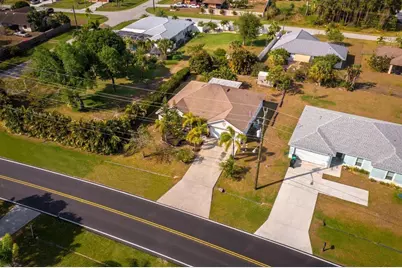 585 NW Floresta Drive, Port Saint Lucie, FL 34983 - Photo 3