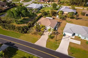 585 NW Floresta Dr, Port Saint Lucie, FL 34983 - Photo 3