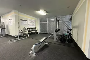 400 Kings Point Dr, North Miami Beach, FL 33160 - Photo 25