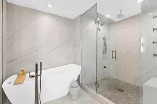 435 Bayshore Dr, Fort Lauderdale, FL 33304 - Photo 15