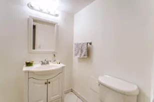 3401 N Country Club Dr, Aventura, FL 33180 - Photo 9