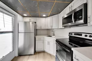 1021 Crystal Lake Dr, Pompano Beach, FL 33064 - Photo 3