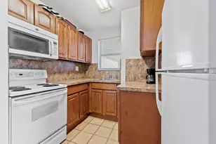 310 Fontainebleau Blvd, Miami, FL 33172 - Photo 5