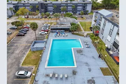 310 Fontainebleau Boulevard #502, Miami, FL 33172 - Photo 17