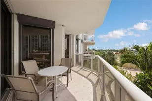 20191 E Country Club Dr, Miami, FL 33180 - Photo 21