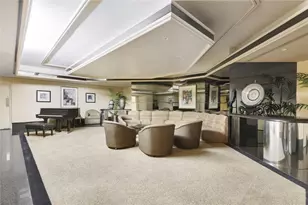 20191 E Country Club Dr, Miami, FL 33180 - Photo 23