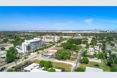 126 NE 1st Avenue, Dania, FL 33004 - Photo 15