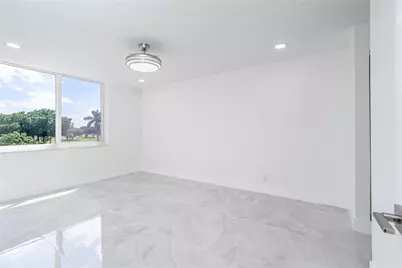 8900 Washington Boulevard #418, Pembroke Pines, FL 33025 - Photo 3