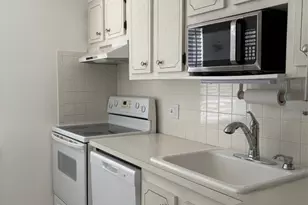 1055 Country Club Dr, Margate, FL 33063 - Photo 5