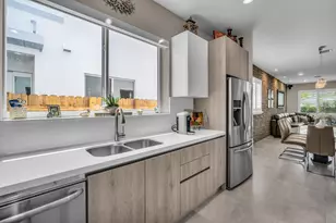 807 SW 7th Ave, Fort Lauderdale, FL 33315 - Photo 5