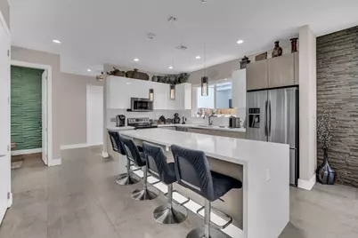 807 SW 7th Avenue, Fort Lauderdale, FL 33315 - Photo 3