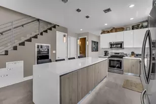 807 SW 7th Ave, Fort Lauderdale, FL 33315 - Photo 9