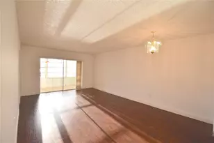 3051 Sunrise Lakes Dr Unit, Sunrise, FL 33322 - Photo 5