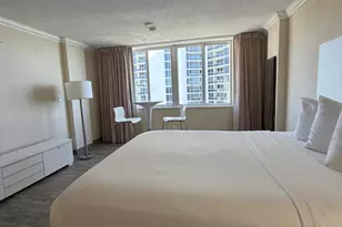 19201 Collins Ave, Sunny Isles Beach, FL 33160 - Photo 15
