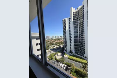 19201 Collins Avenue, Sunny Isles Beach, FL 33160 - Photo 19