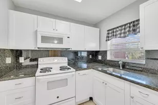 3050 Sunrise Lakes Dr Unit, Sunrise, FL 33322 - Photo 3